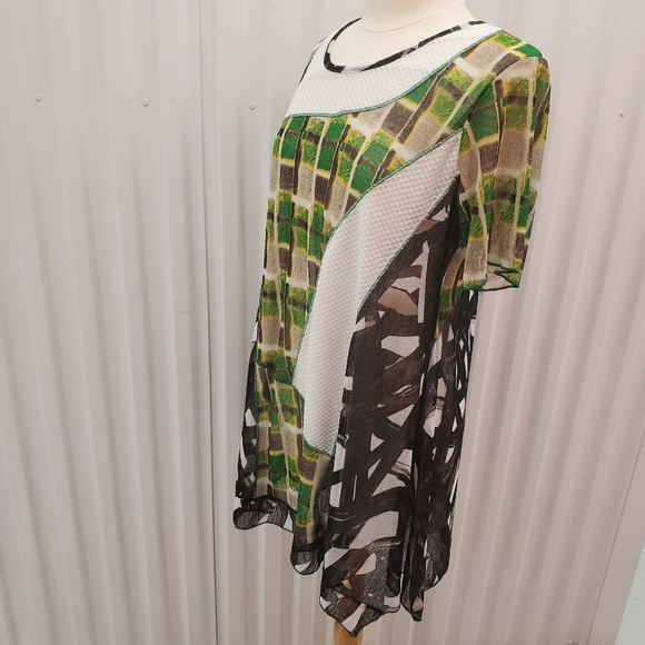 Creation | Green  & white tunic Blouse - Picture 5 of 8